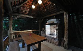 Apartment Drvena Kuca Mreznica